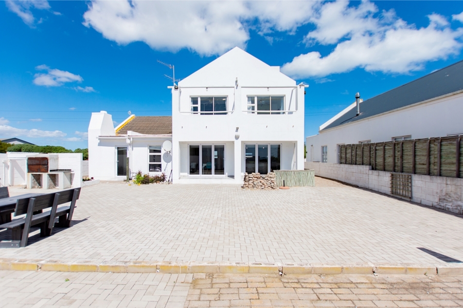 4 Bedroom Property for Sale in Britannia Bay Western Cape